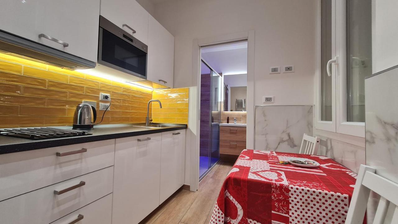 Апартаменты Giudei House Smart 2 Болонья Экстерьер фото